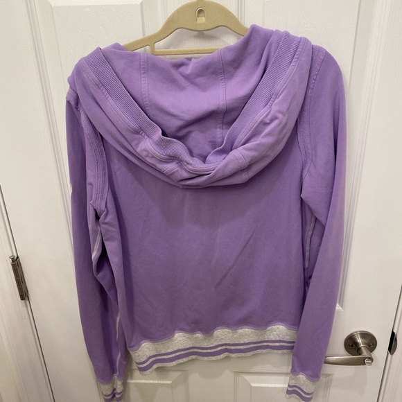 Vintage Lululemon Sweatshirt - Picture 2 of 3